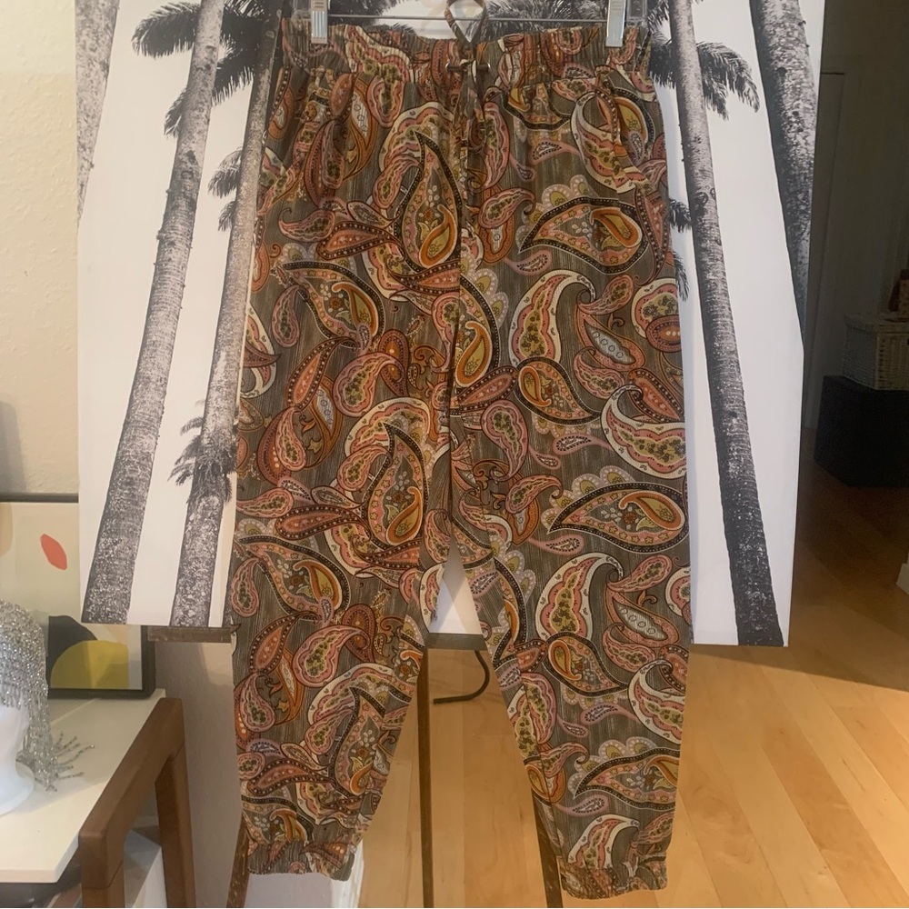 ONE by chapter one Paisley jogger style pants.  Size M/M